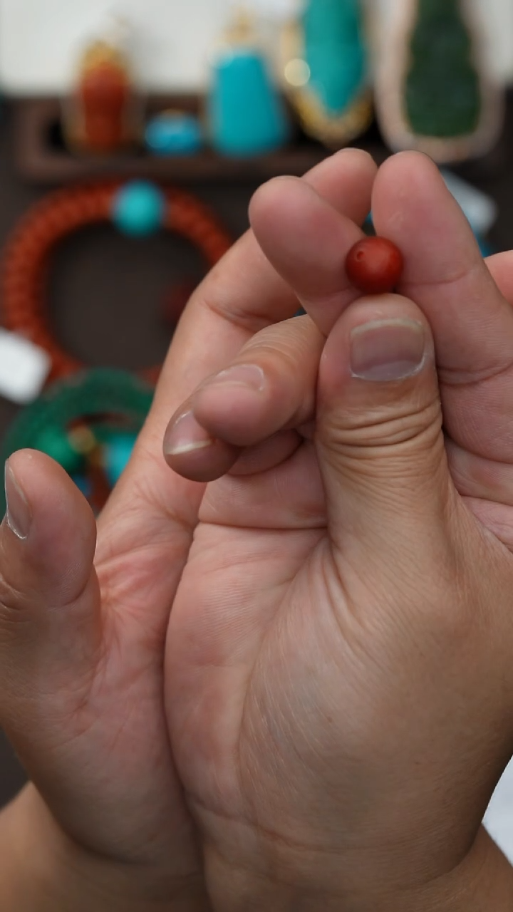 未镶嵌配饰南红玛瑙秉*?南红配饰