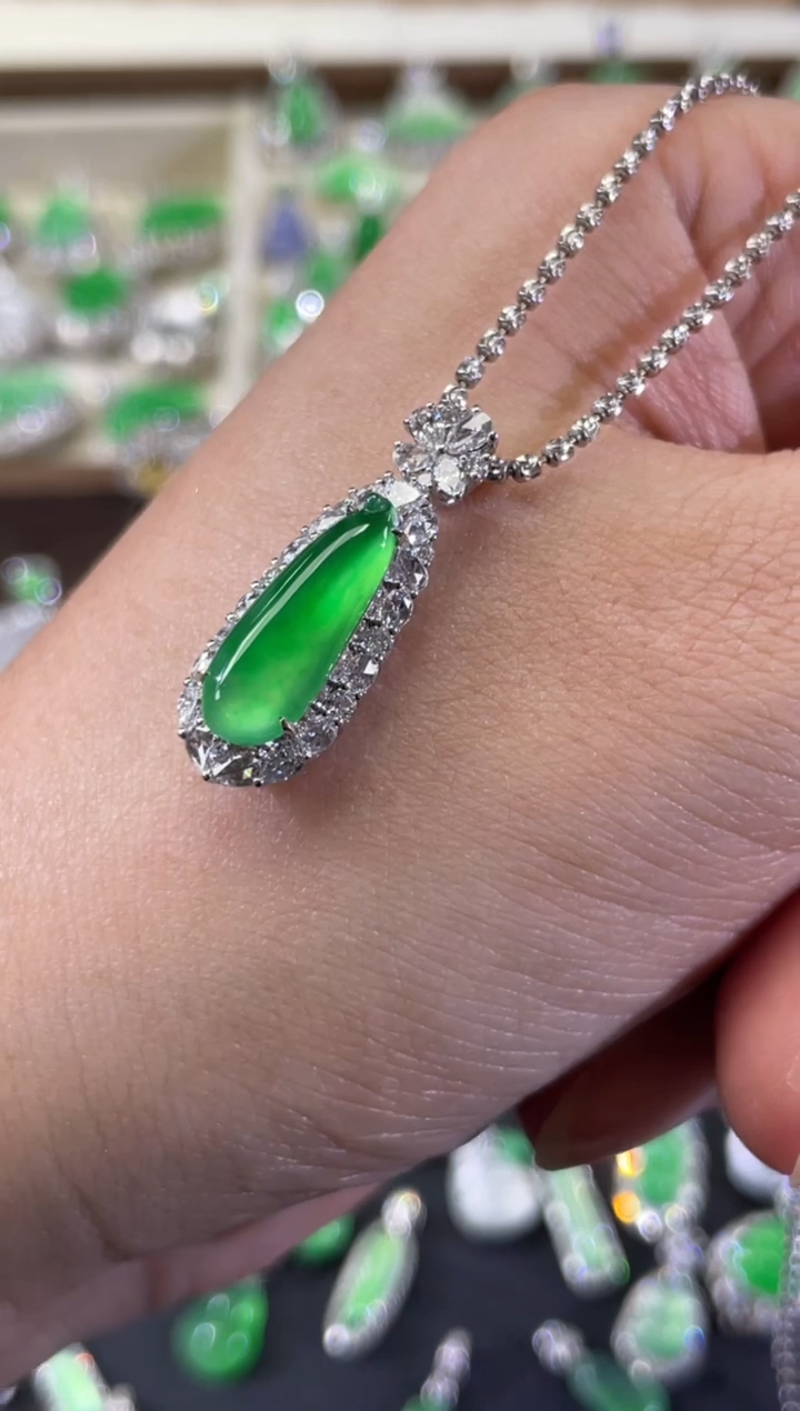 吊坠(不含链)18K金镶嵌翡翠A505|39800