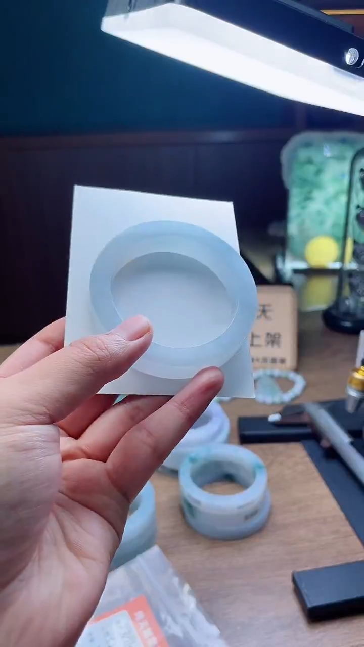 定制翡翠手镯未镶嵌定制