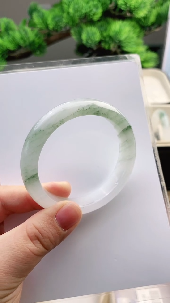 【闪购商品】石英质玉手镯未镶嵌53