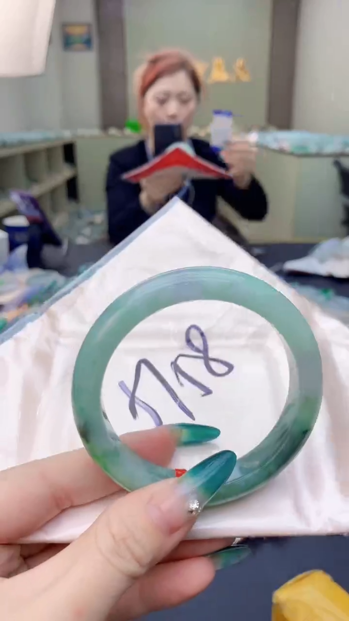 【闪购商品】翡翠手镯未镶嵌0481482305