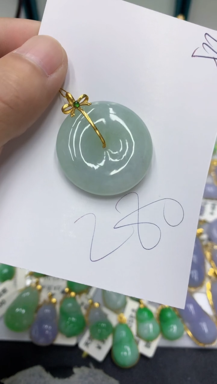 【闪购商品】翡翠颈饰18K金镶嵌翡翠