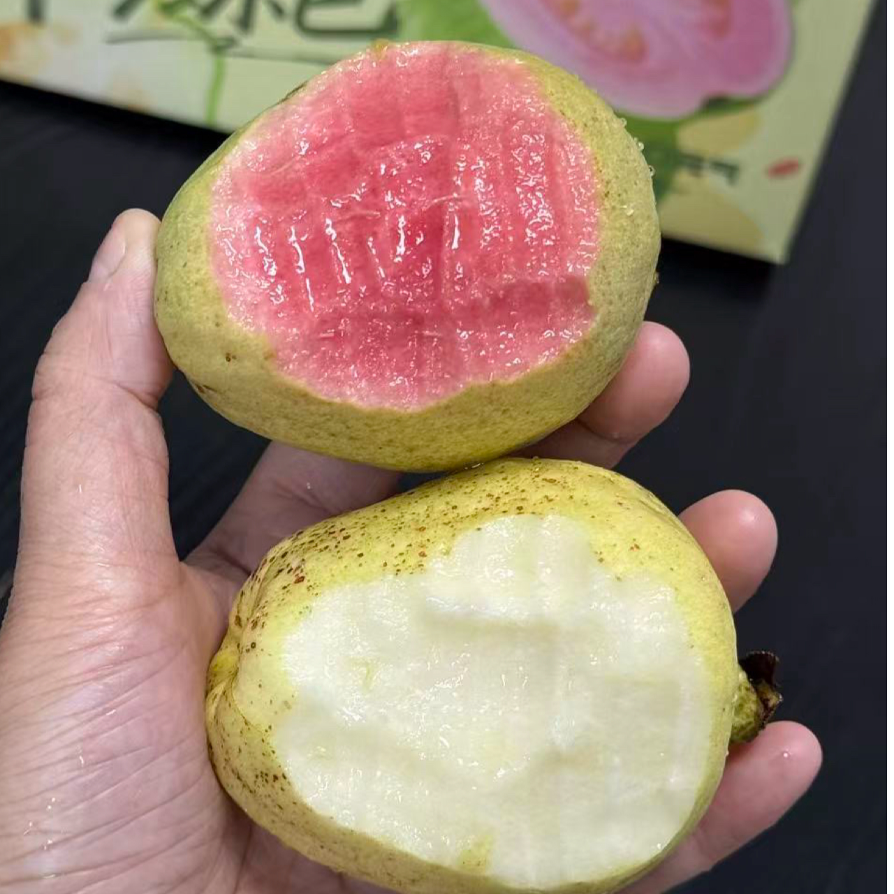 【顺丰】双色胭脂芭乐 净重3-4.5斤 奶油芭乐 芳香四溢 甜度好