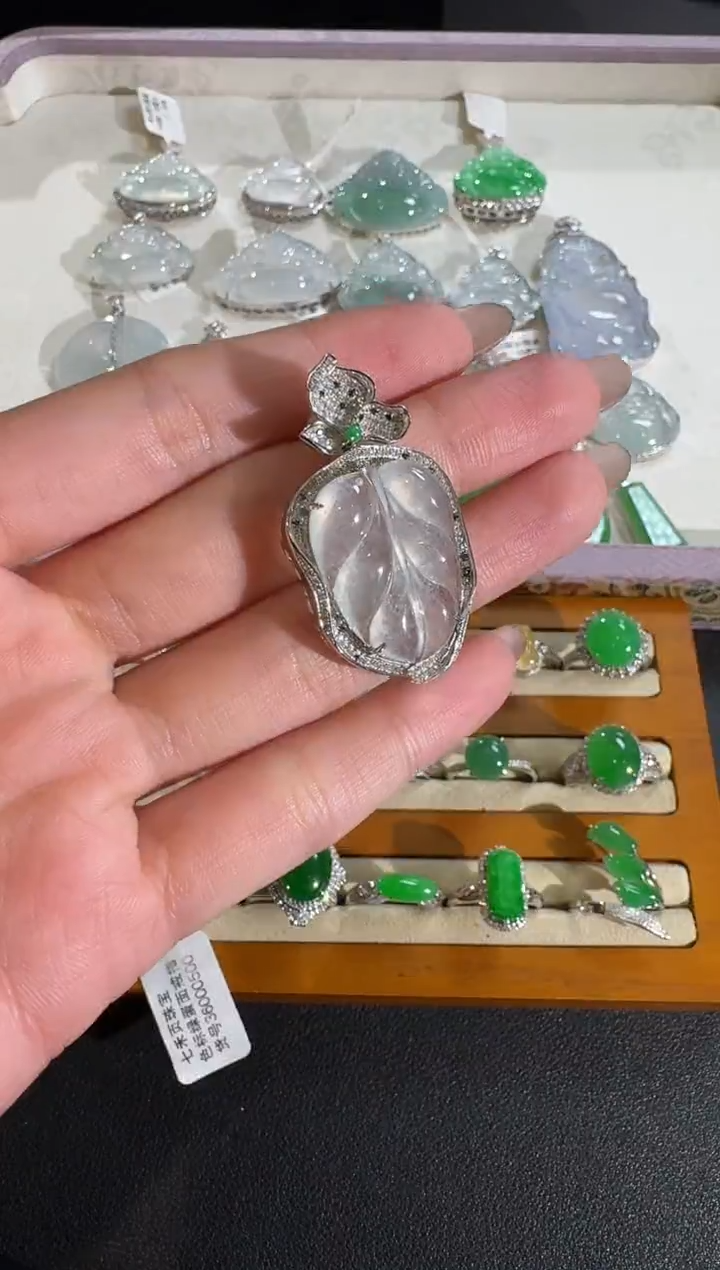 【闪购商品】翡翠吊坠(不含链)18K金镶嵌【源头工厂】钻石镶嵌