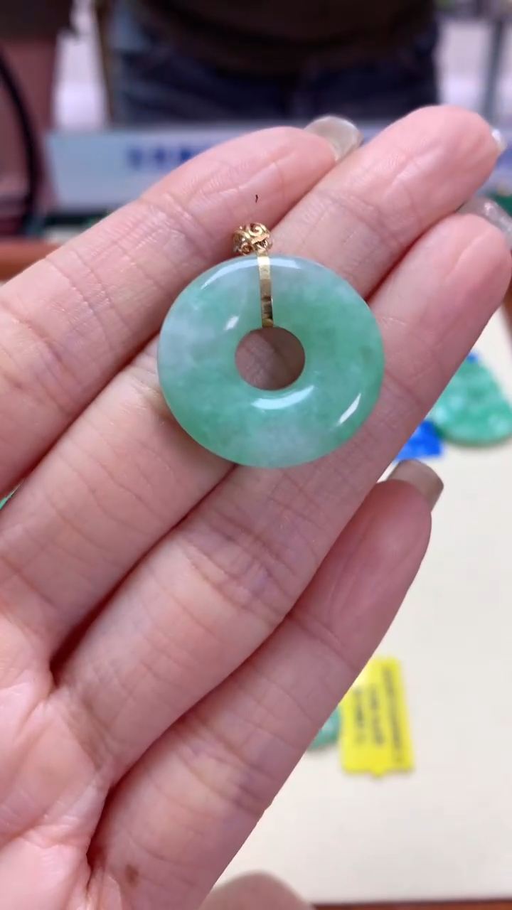 【闪购商品】翡翠吊坠(不含链)18K金镶嵌挂件