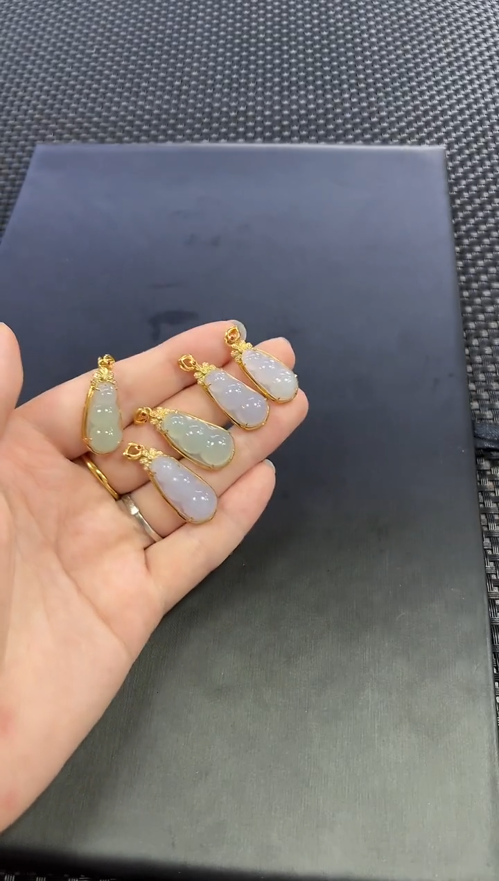 翡翠18K金镶嵌颈饰（多样性发一件）0543