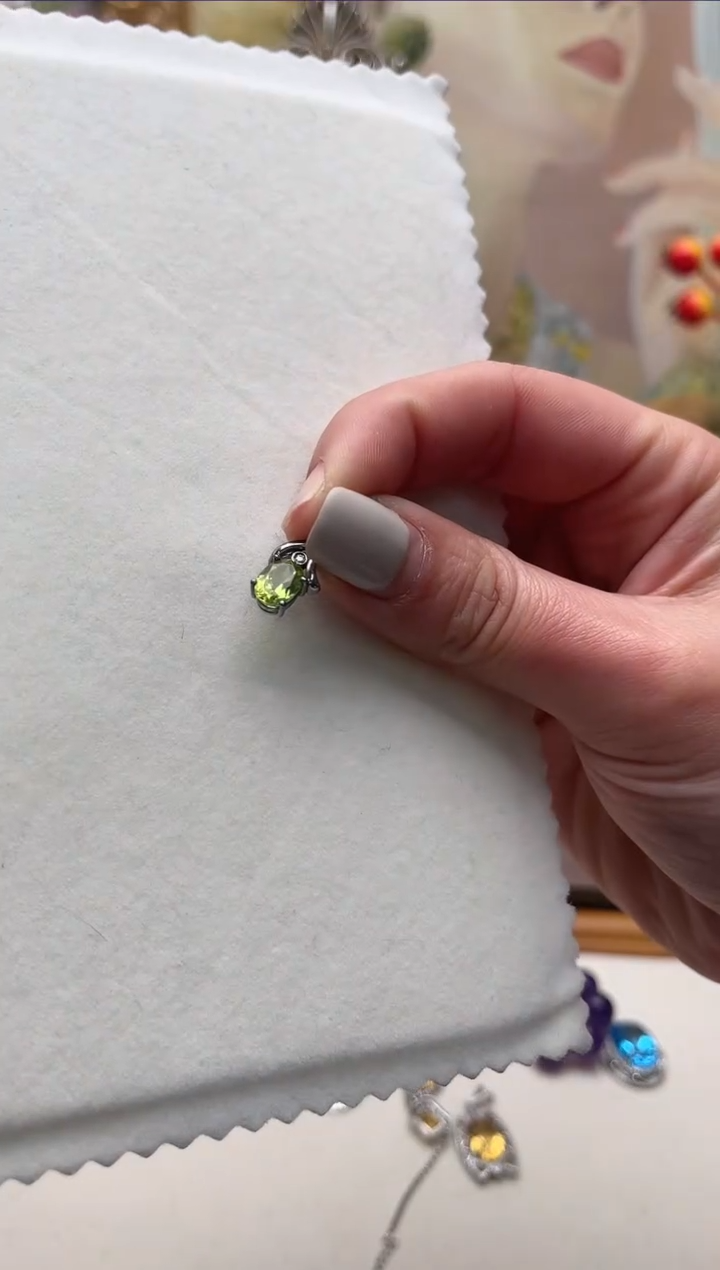 【闪购商品】橄榄石吊坠(不含链)银S925镶嵌aw9196吊坠