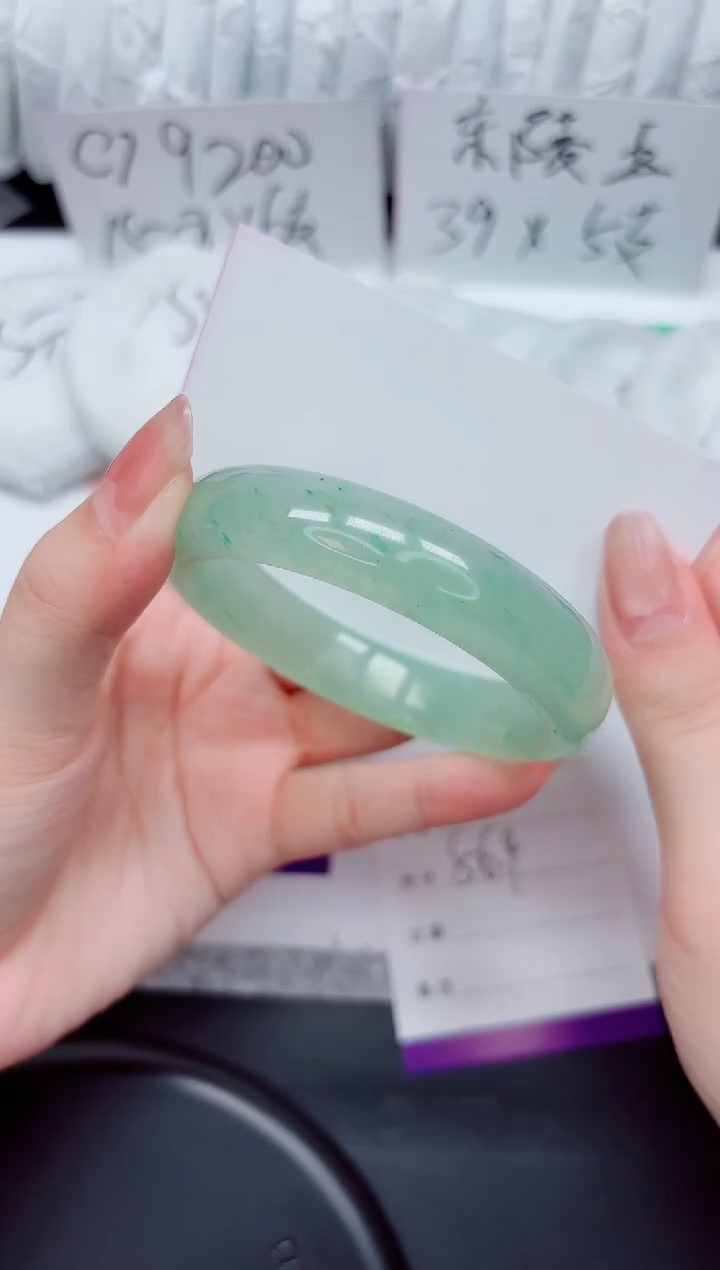 石英质玉手镯未镶嵌127-56.4