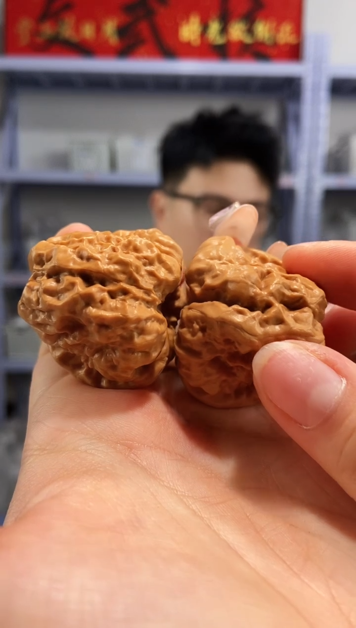 文玩核桃吊坠39尺货头级别箭毒蛙
