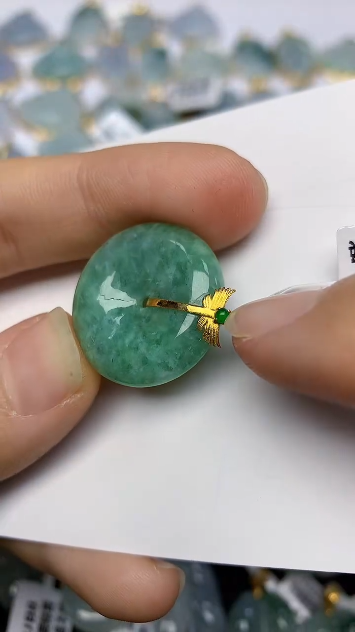 【闪购商品】翡翠颈饰18K金镶嵌天然翡翠a货