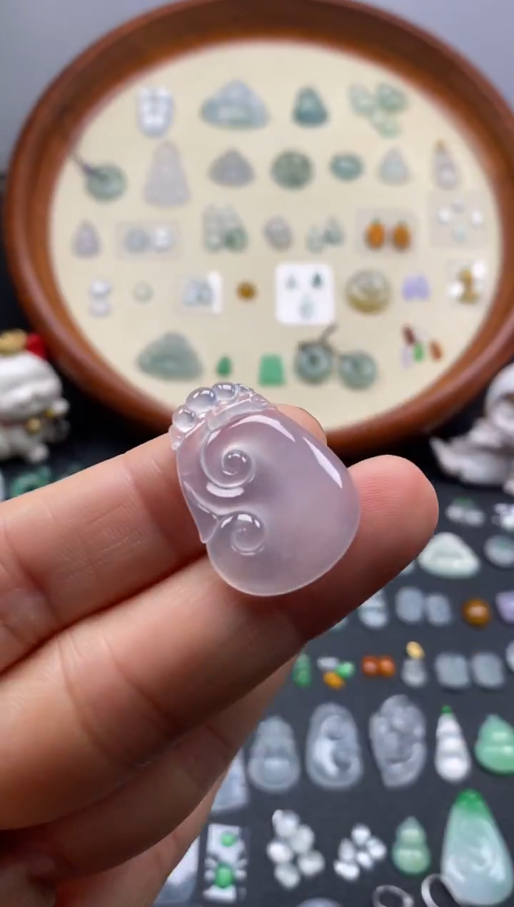 颈饰未镶嵌翡翠冰如意/芬