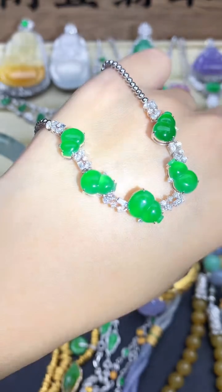 18K金镶嵌手链翡翠687-春日珠宝