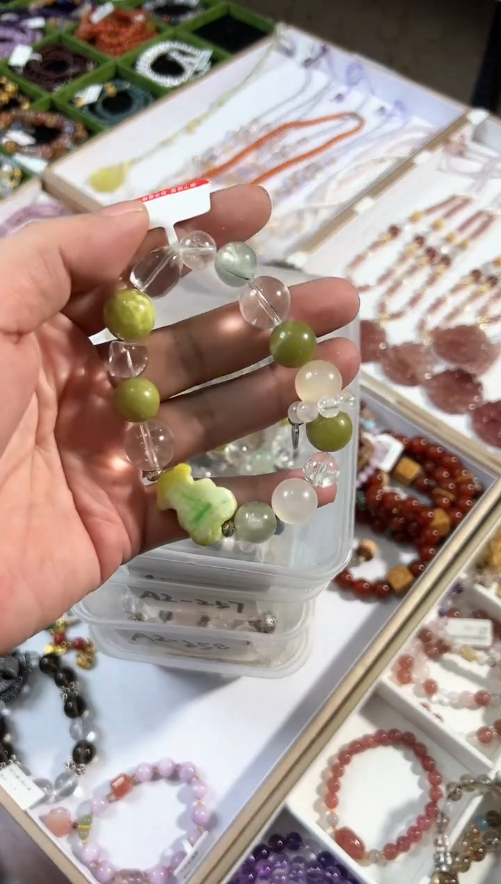 【闪购商品】水晶颈饰未镶嵌颜色微差多样性发货发其一