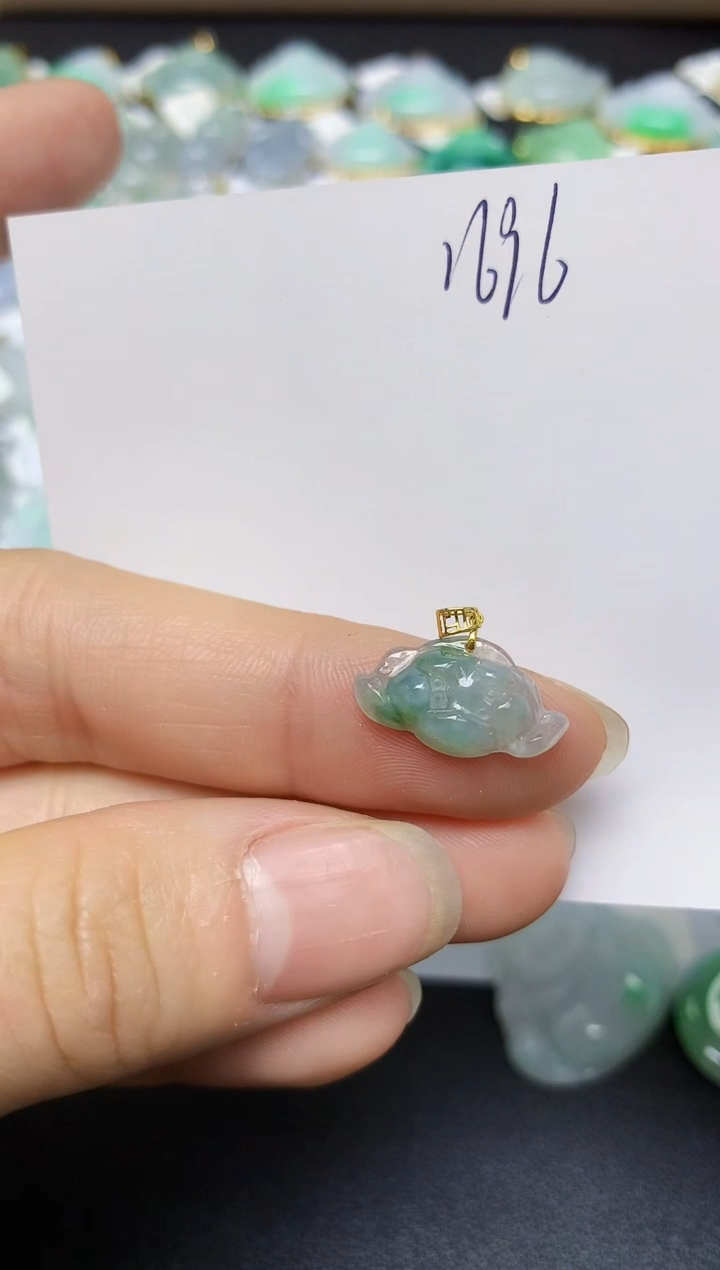 翡翠18K金镶嵌颈饰 天然翡翠A货