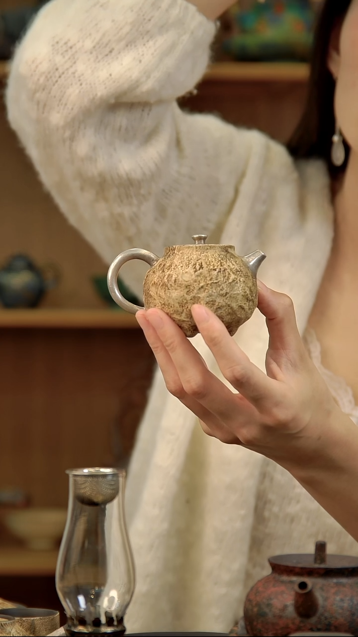 言野手作 粉引仿古三足壶