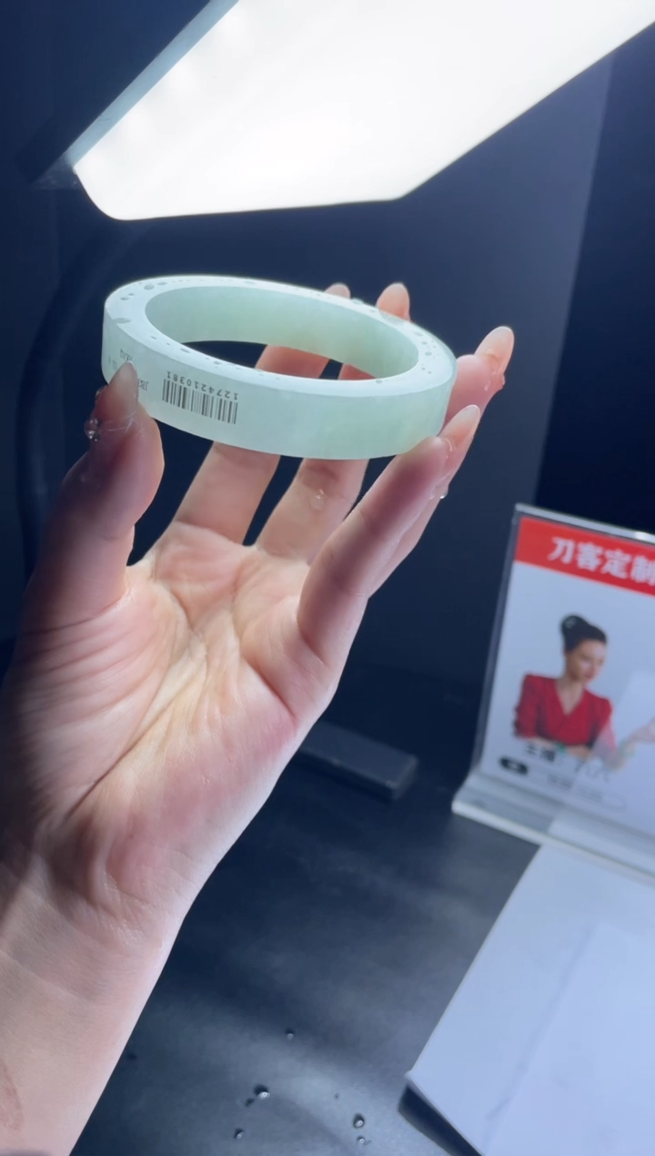 【闪购商品】定制翡翠手镯未镶嵌手镯DDH/发一件