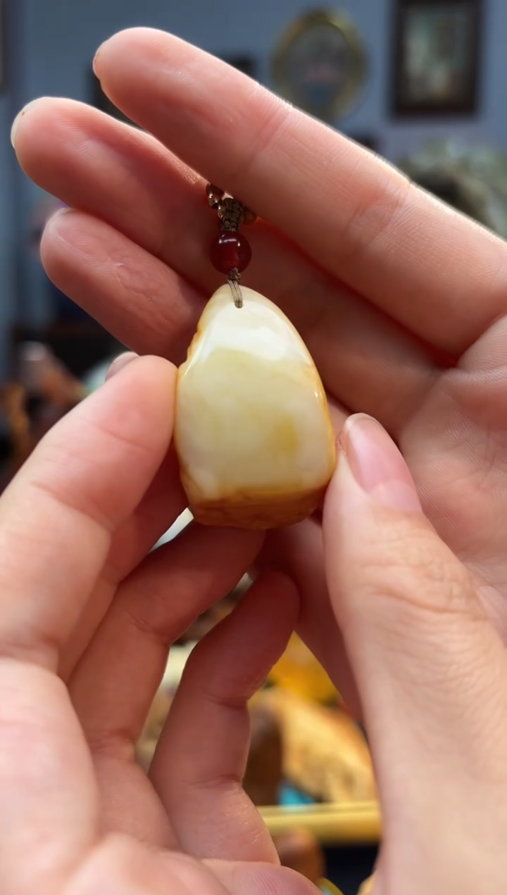 琥珀颈饰未镶嵌吊坠