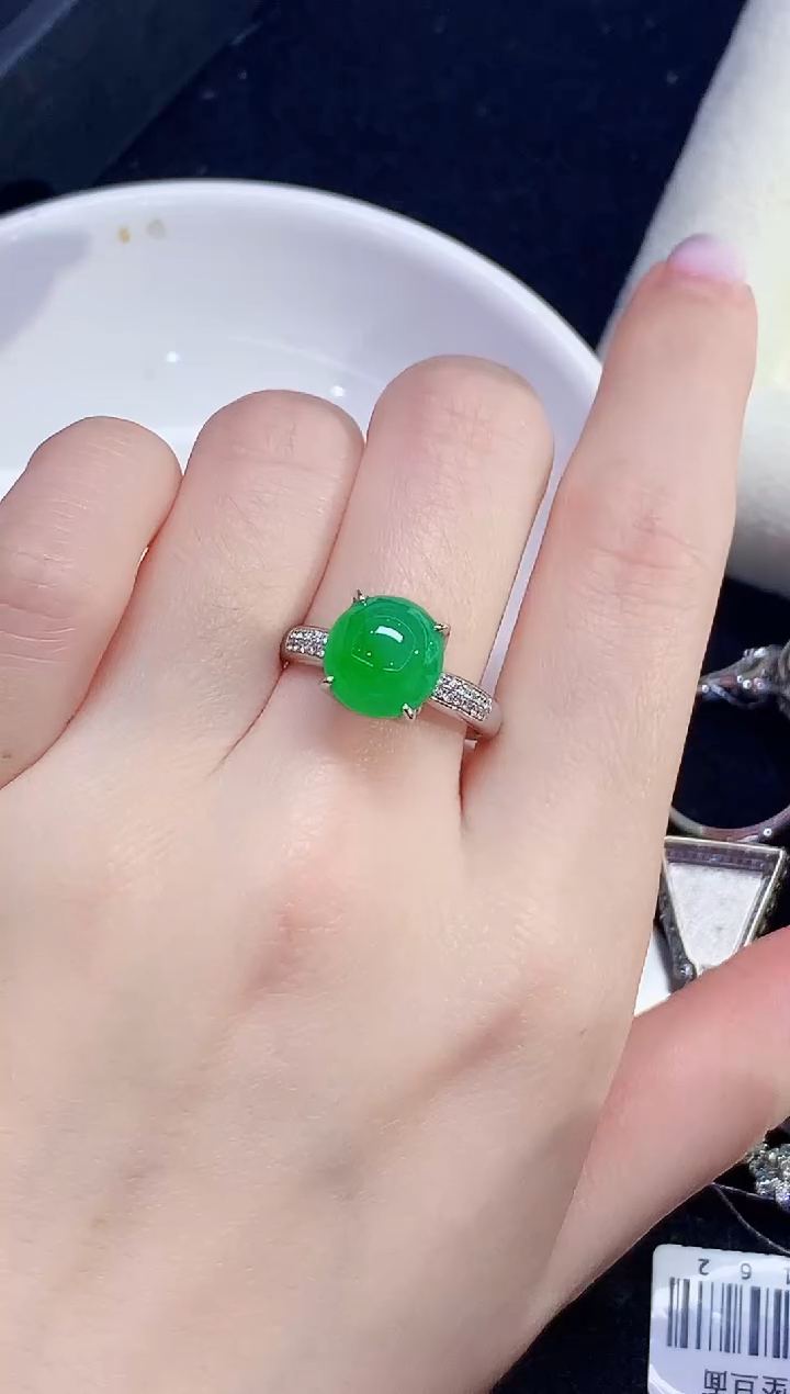 18K金镶嵌戒指翡翠LSR