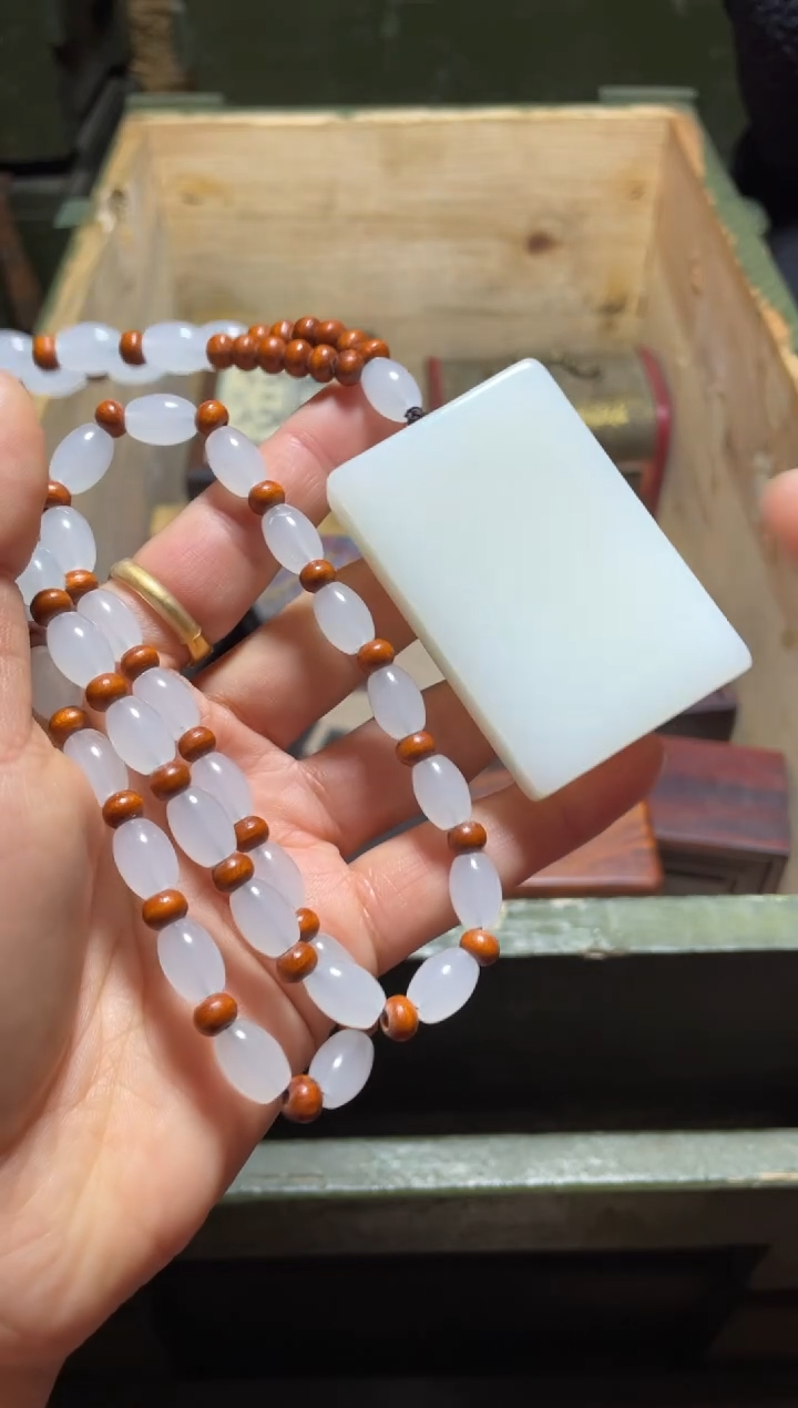 【闪购商品】六刀无事牌带链子