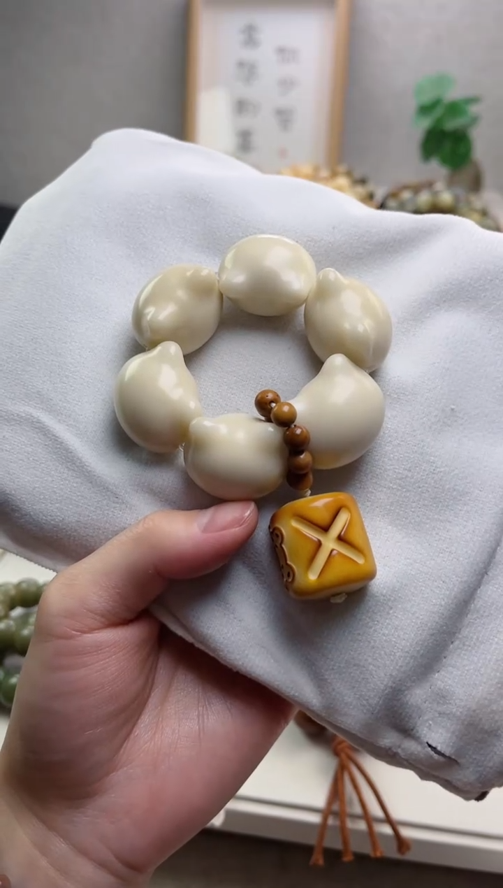 菩提根/象牙果吊坠象牙果猫猫头+面包25mm手捻