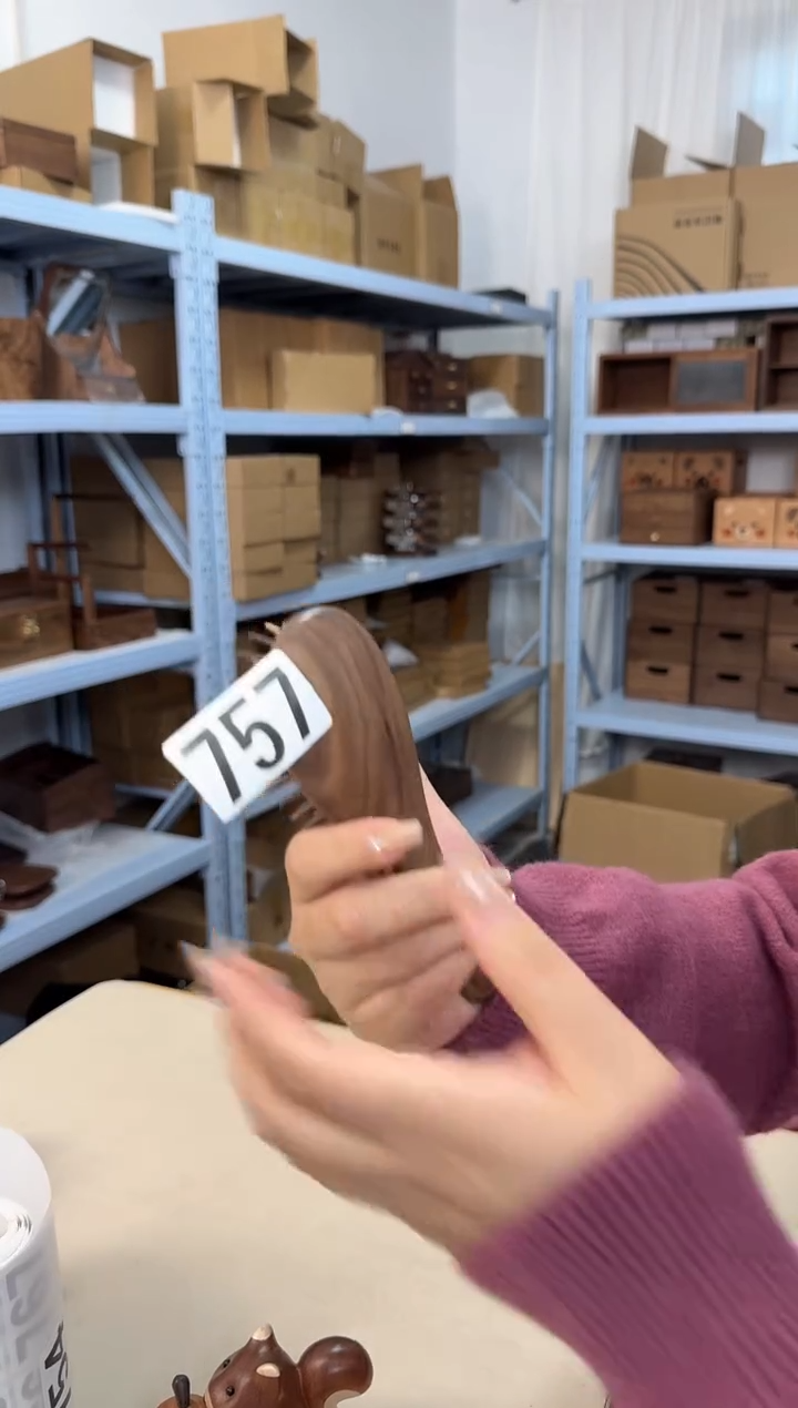 木757号北美黑胡桃小号气垫梳微瑕