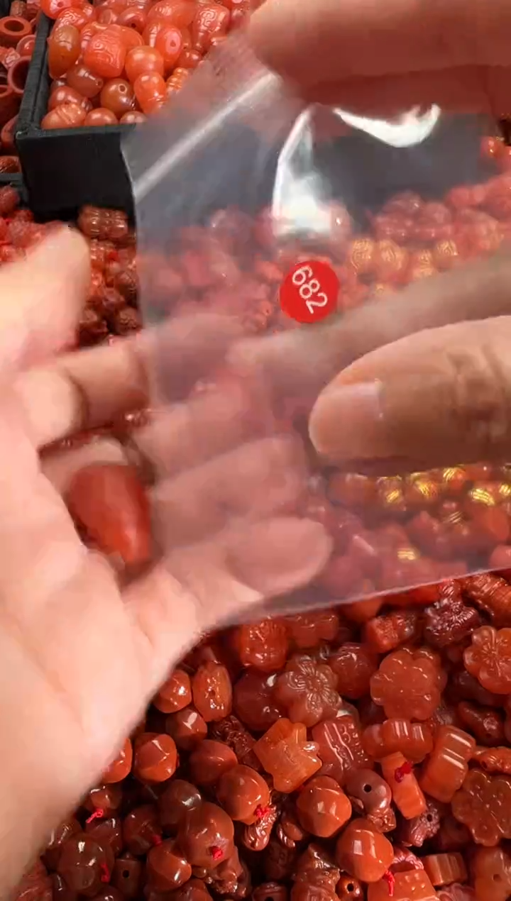 【闪购商品】南红玛瑙颈饰未镶嵌1