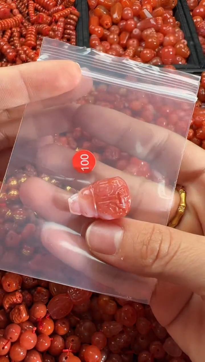 【闪购商品】南红玛瑙颈饰未镶嵌1