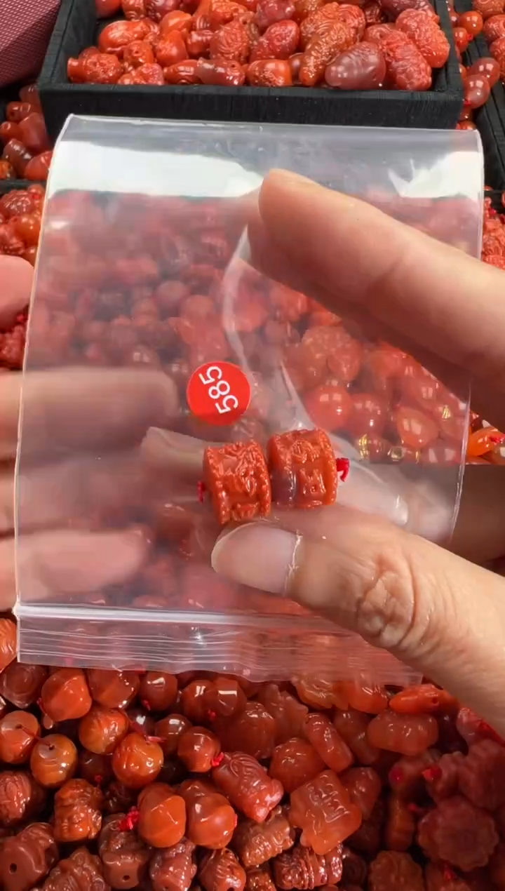 【闪购商品】南红玛瑙颈饰未镶嵌1