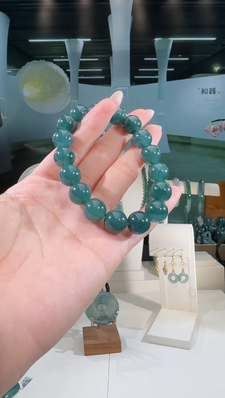 未镶嵌手串翡翠手串多样性发一