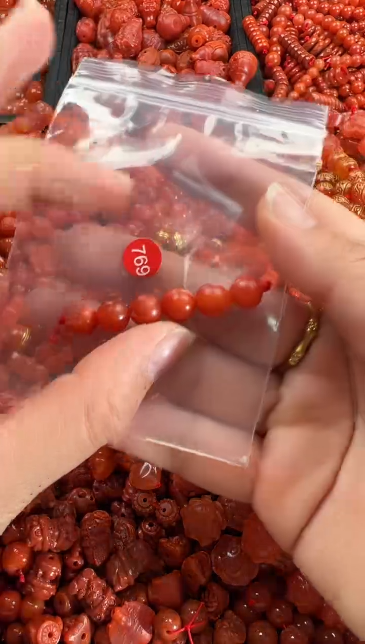 【闪购商品】南红玛瑙颈饰未镶嵌1