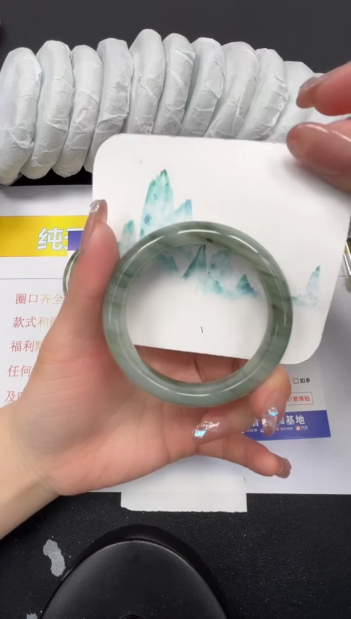 【闪购商品】石英质玉手镯未镶嵌432-56.4