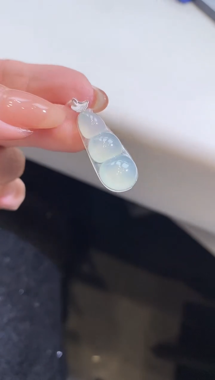 吊坠(不含链)18K金镶嵌翡翠福豆