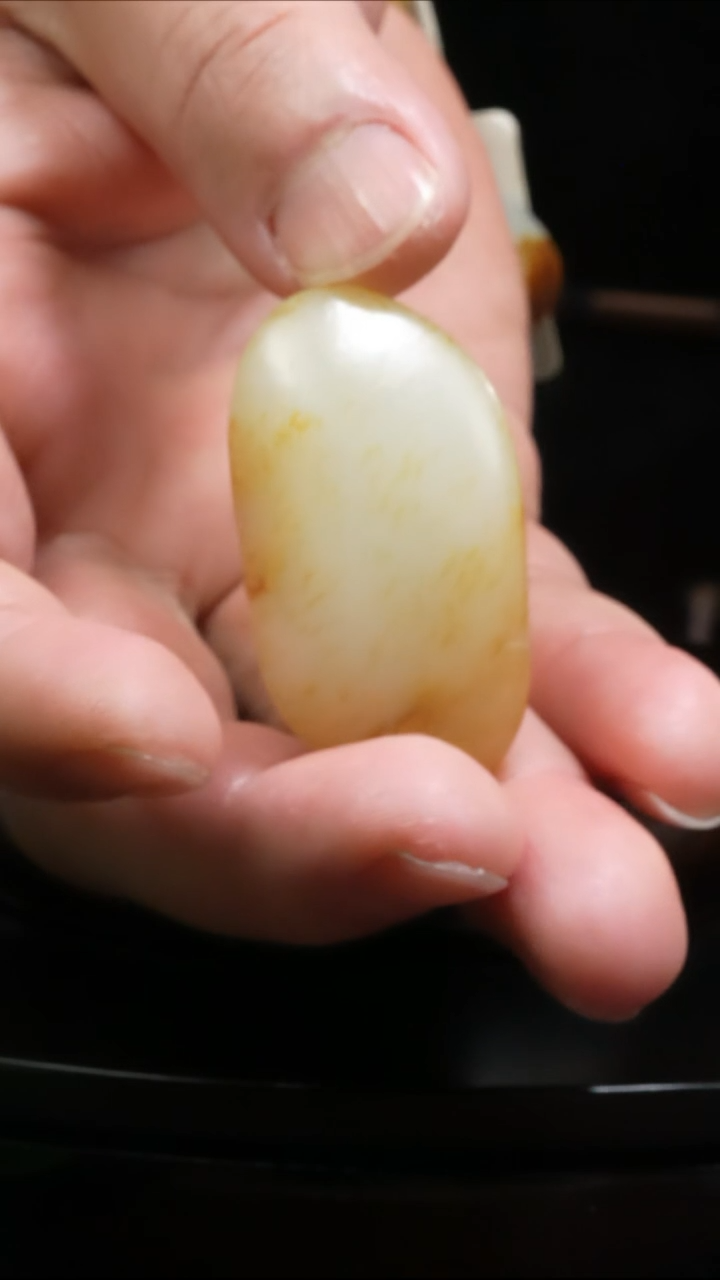 【闪购商品】和田玉吊坠(不含链)未镶嵌33.7g和田玉原石