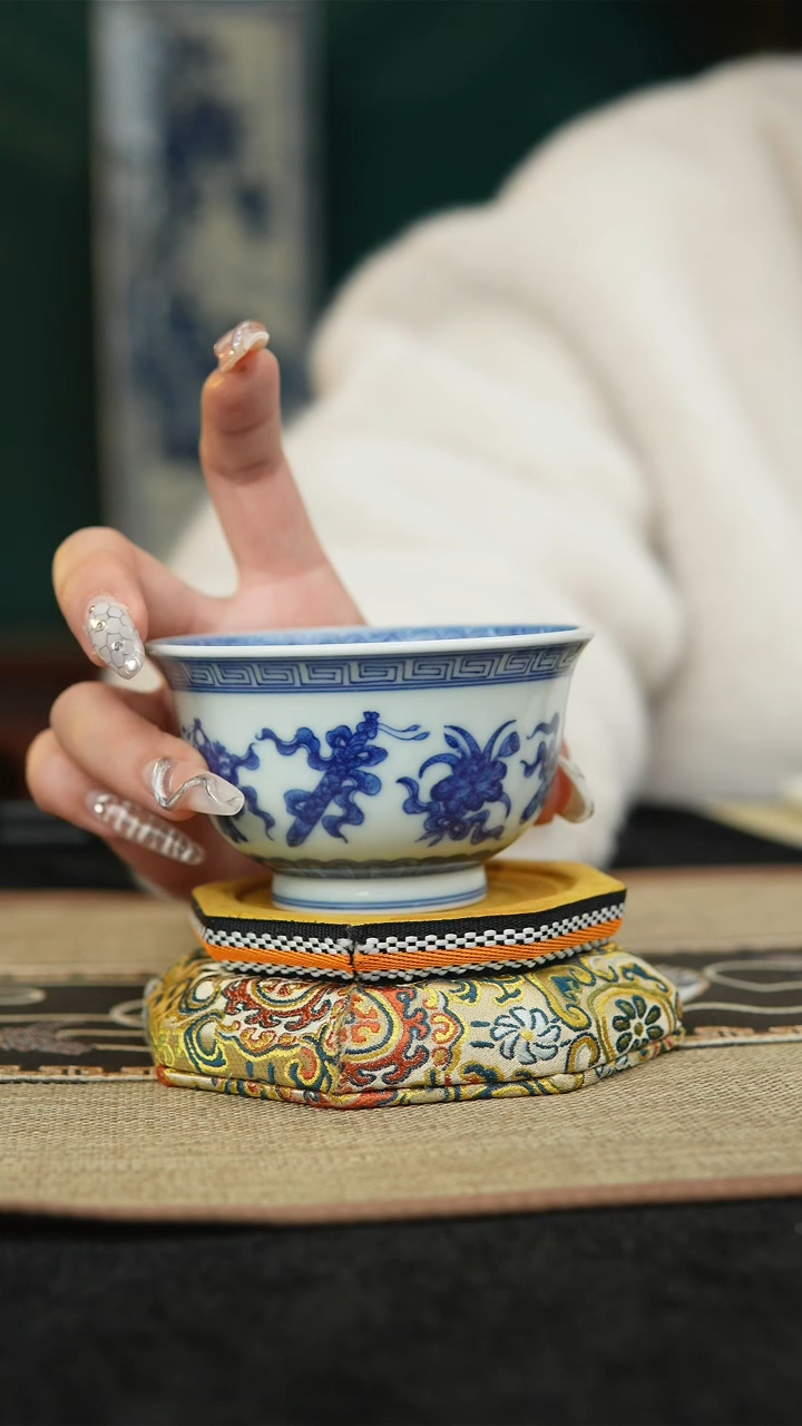 【闪购商品】八宝青花主人杯一口杯