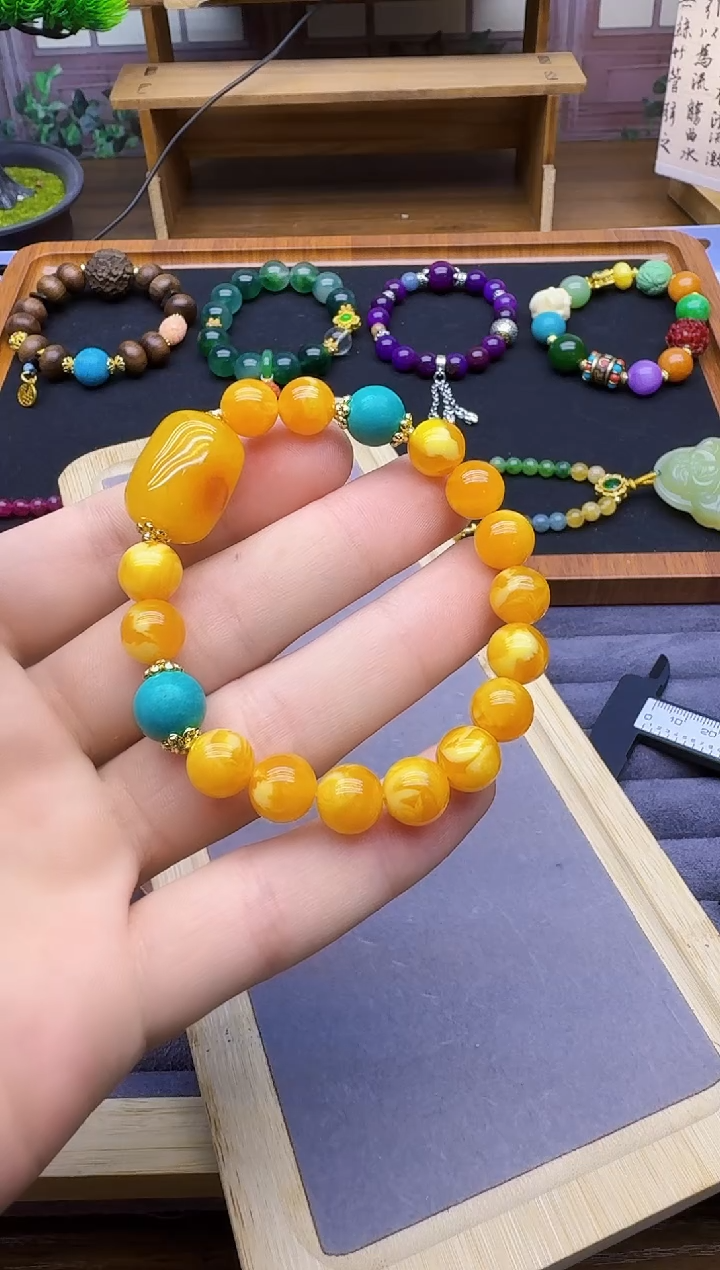 14K金镶嵌蜜蜡手链S366