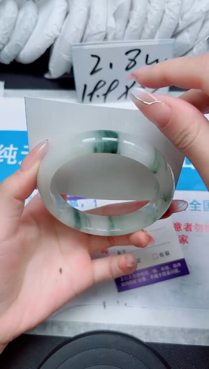 【闪购商品】石英质玉手镯未镶嵌105