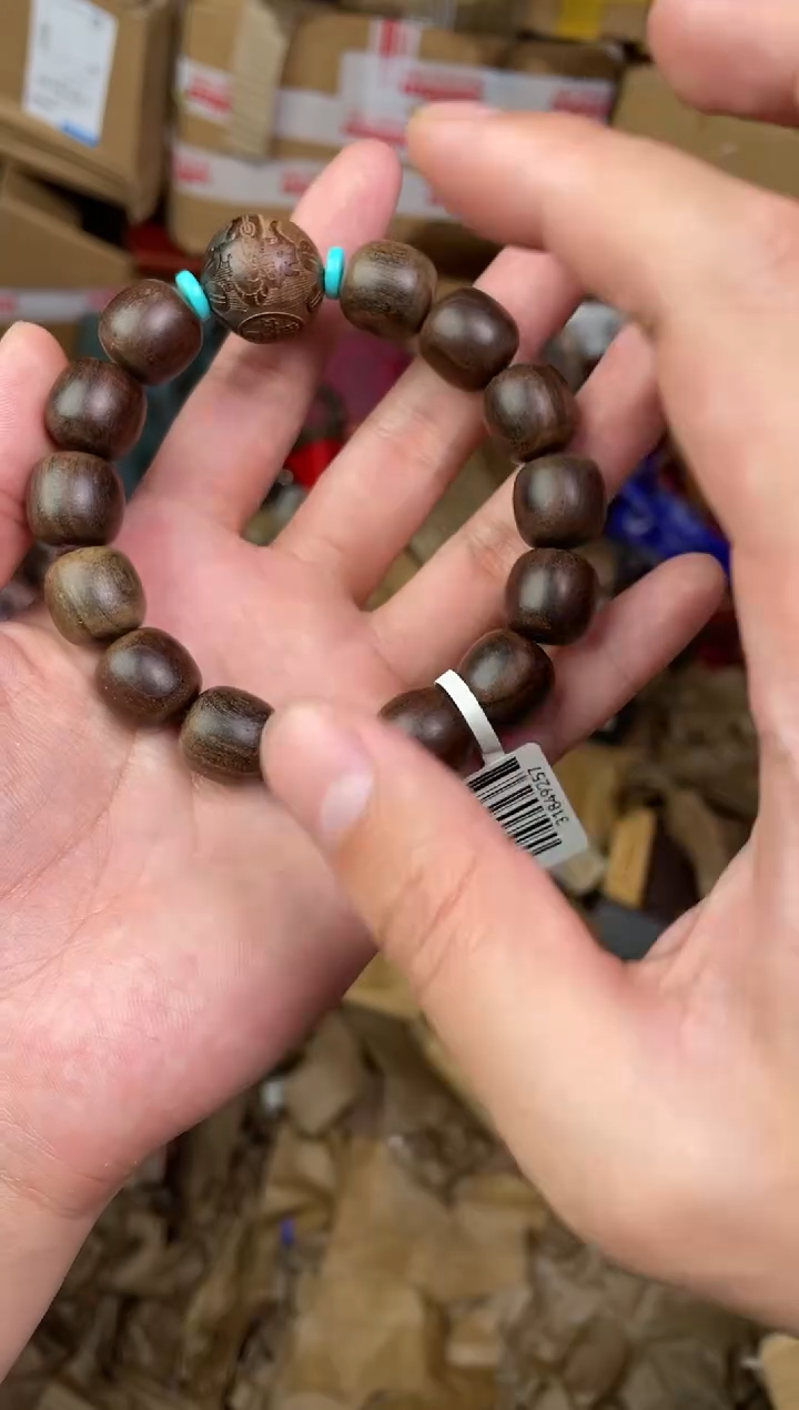 木质非金属捧月文创福利闪购商品无礼盒