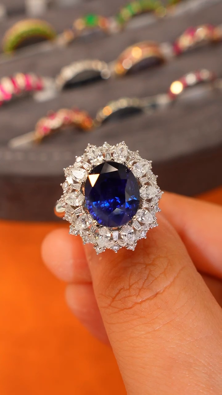 【闪购商品】蓝宝石戒指18K金镶嵌7.08ct皇家蓝