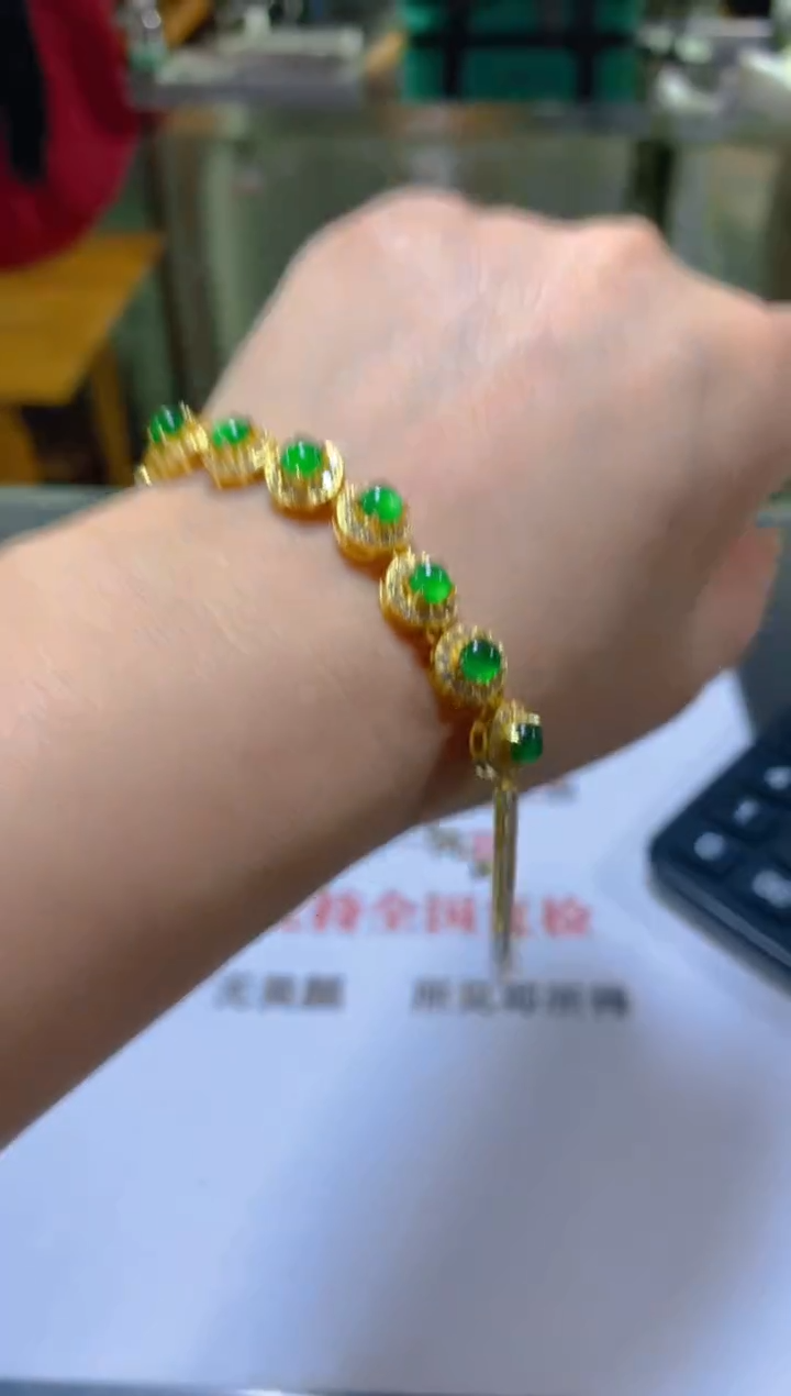 未镶嵌手链翡翠多样性发一