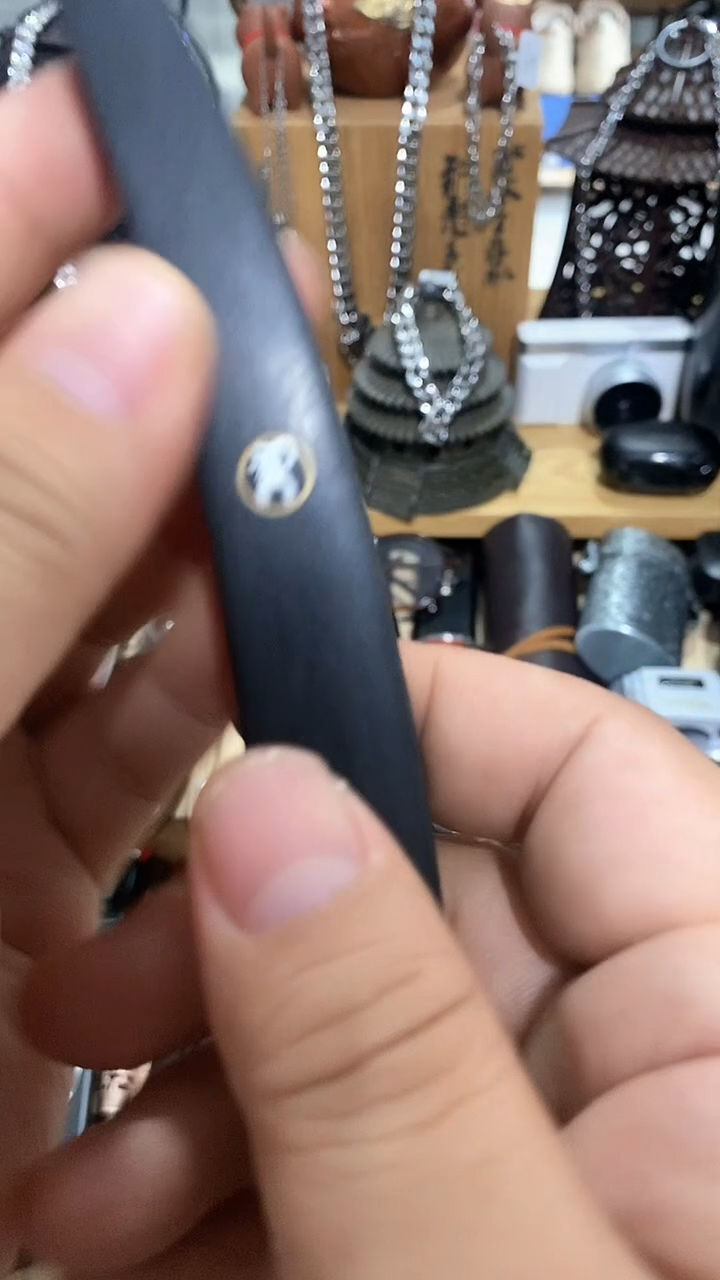 瓷片闪购商品  如图所示