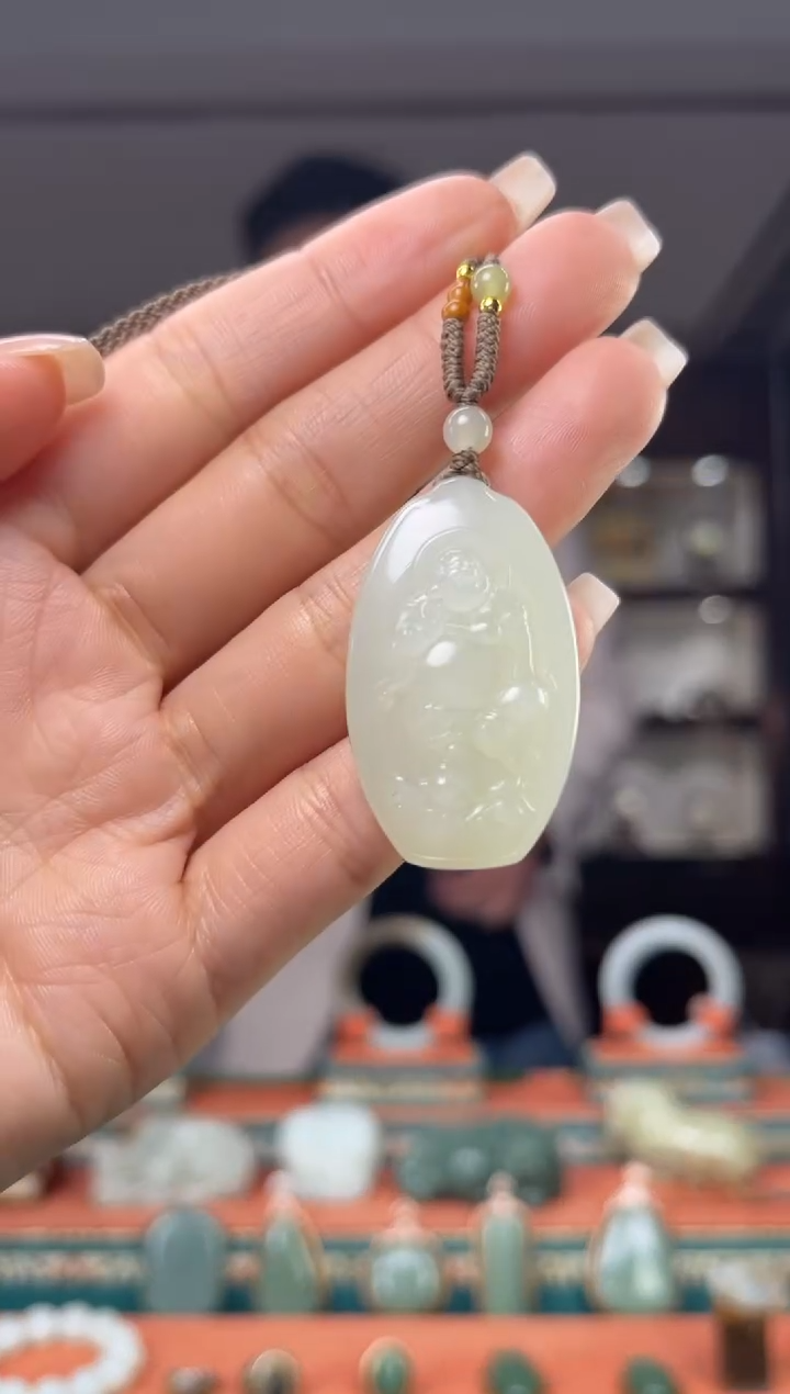 颈饰未镶嵌和田玉佩佩