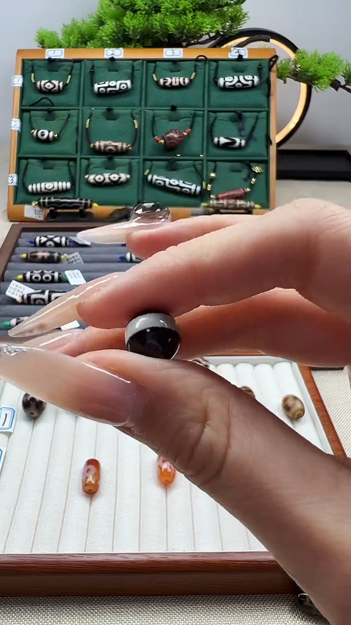 玛瑙/玉髓（覆膜）颈饰合金114（微瑕）