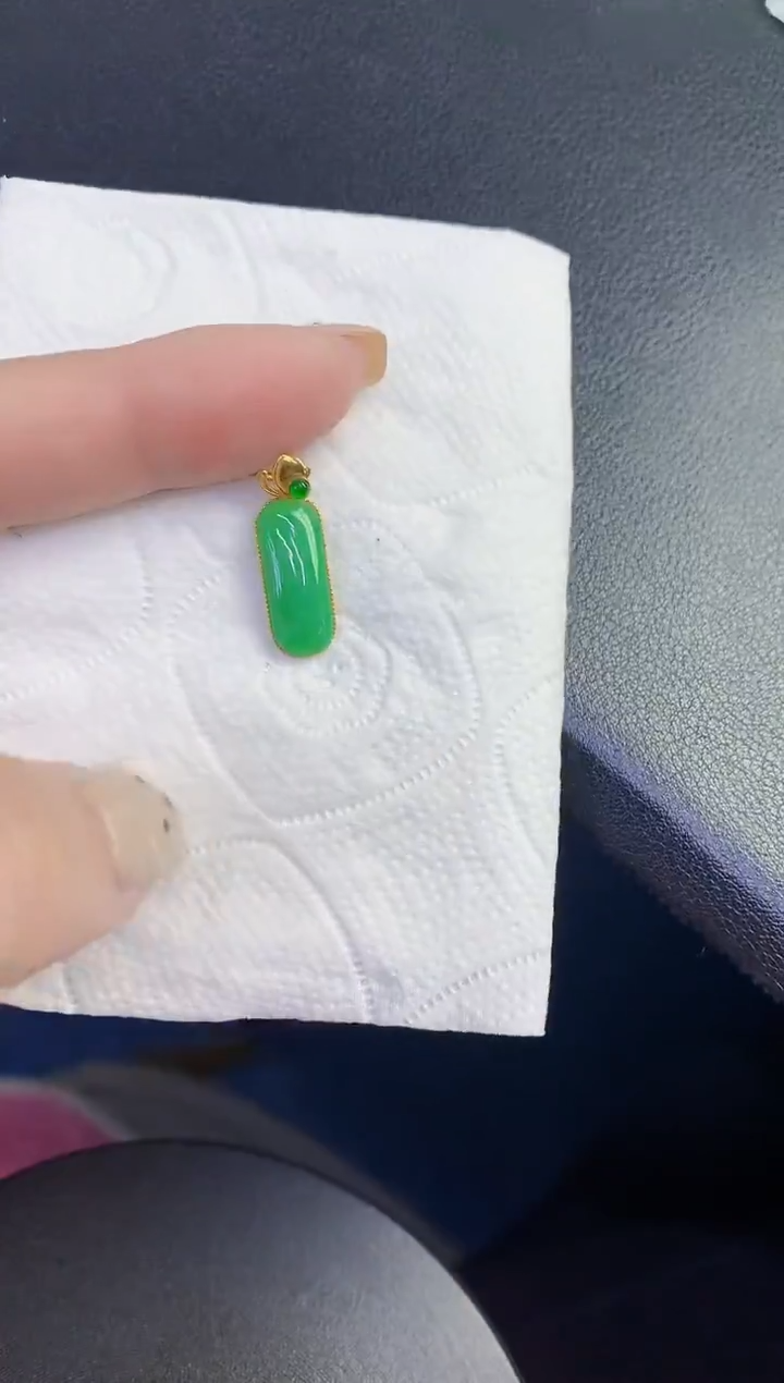 颈饰18K金镶嵌翡翠缅甸天然翡翠A货