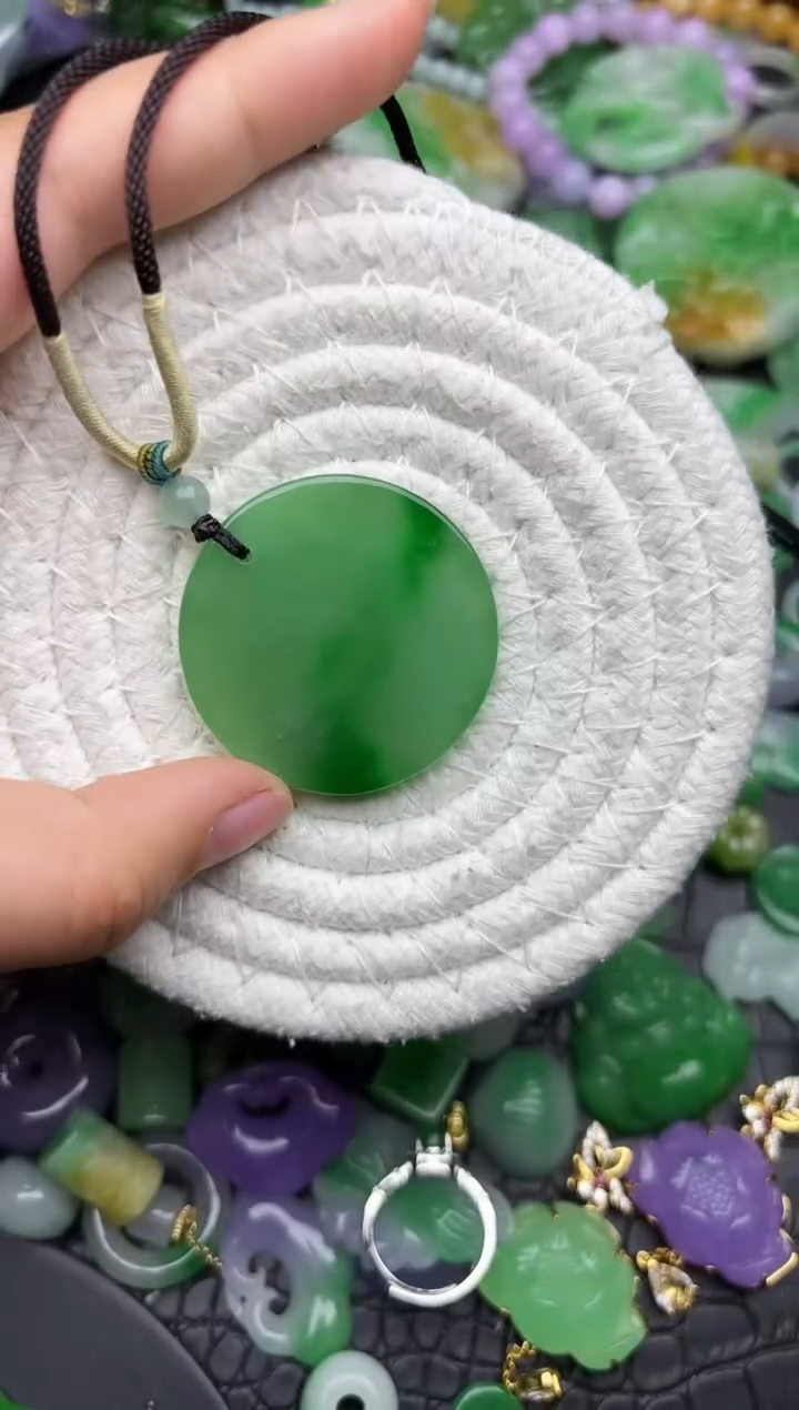 颈饰未镶嵌翡翠缅甸翡翠吊坠