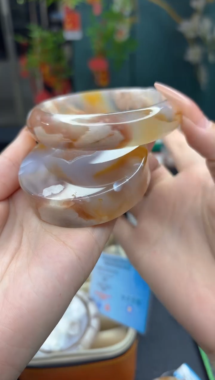 【闪购商品】石英质玉手镯未镶嵌20（63圈赠送镯心）