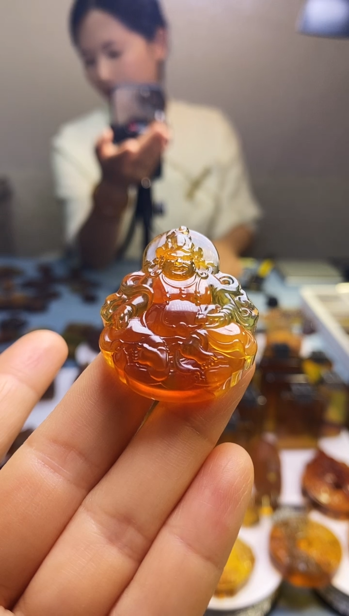琥珀颈饰未镶嵌SN60-21（黄财神）微瑕带隔层