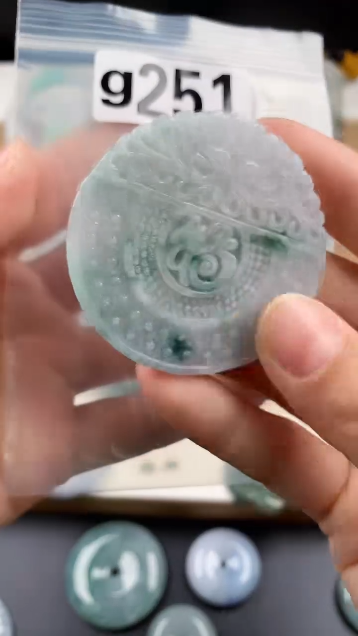 颈饰未镶嵌翡翠天然翡翠吊坠挂件