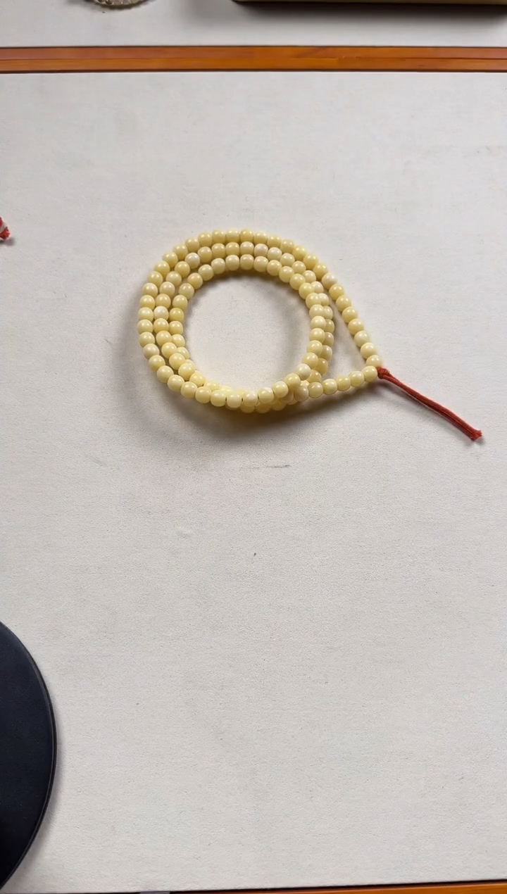 【闪购商品】蜜蜡手串未镶嵌DIFFERENT无同84