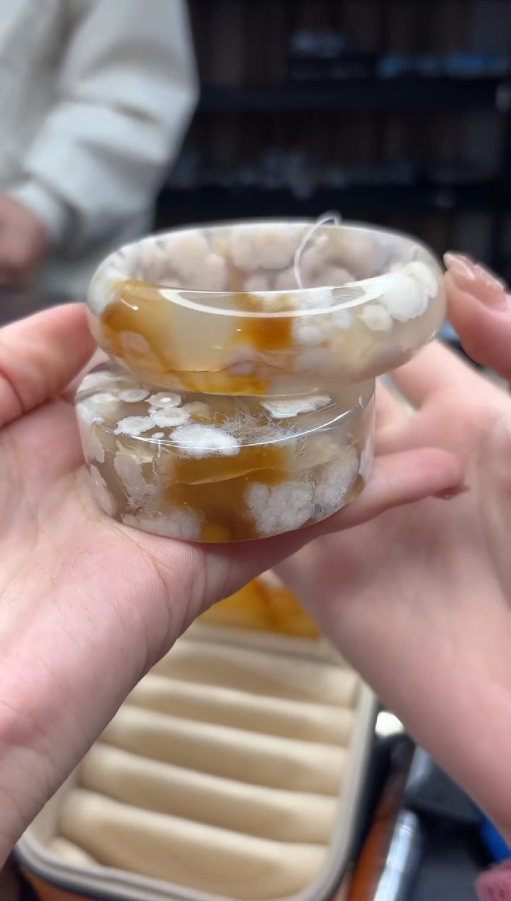 【闪购商品】石英质玉手镯未镶嵌239（63圈赠送镯心）