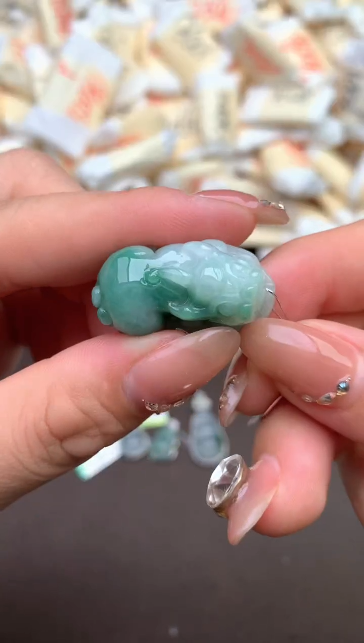 【闪购商品】翡翠颈饰未镶嵌—